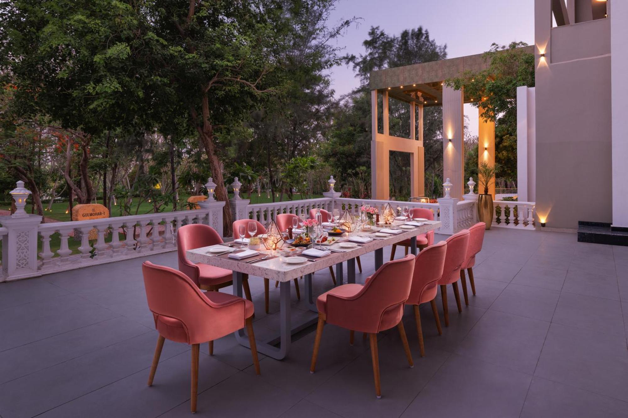 Essentia Luxury Resort & Spa Udaipur Exterior foto
