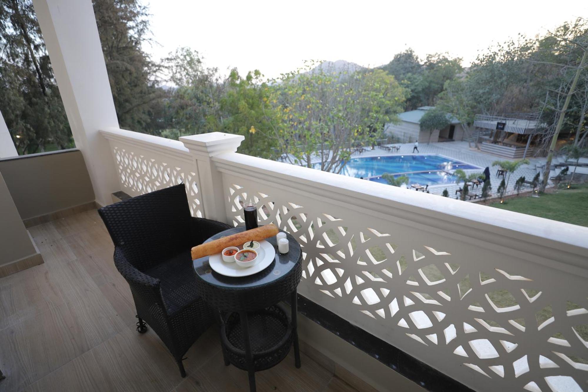 Essentia Luxury Resort & Spa Udaipur Exterior foto