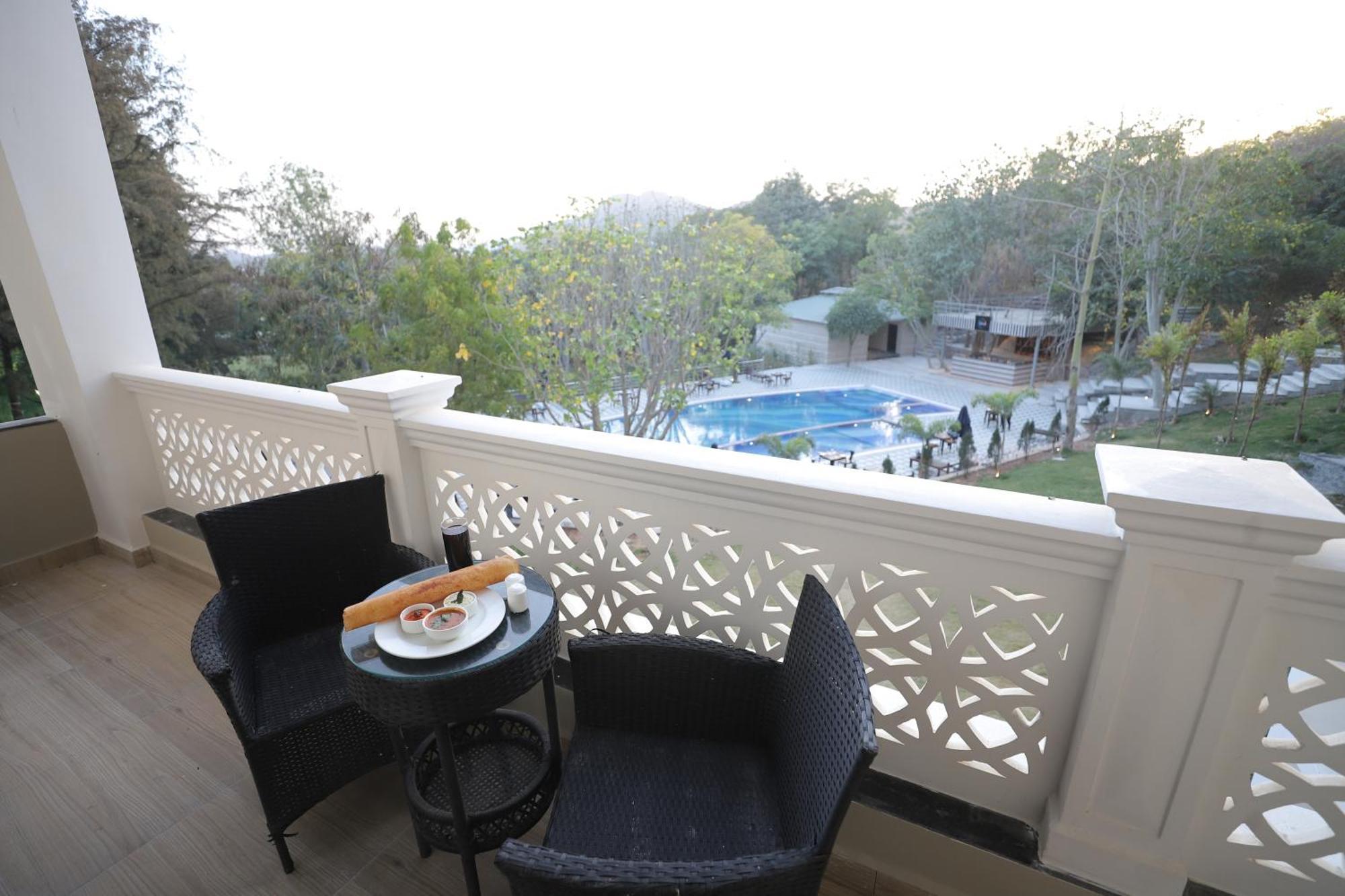 Essentia Luxury Resort & Spa Udaipur Exterior foto