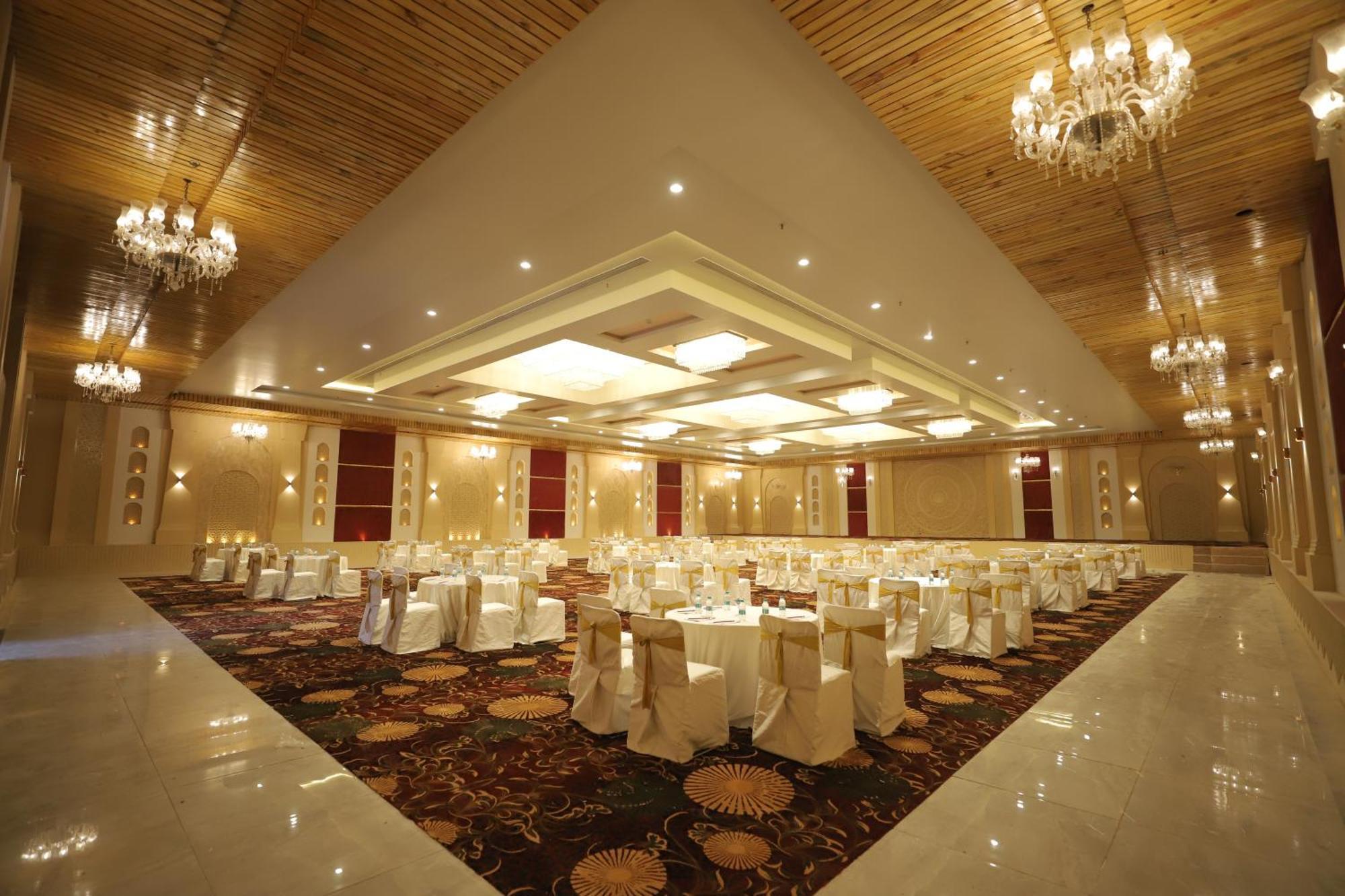 Essentia Luxury Resort & Spa Udaipur Exterior foto