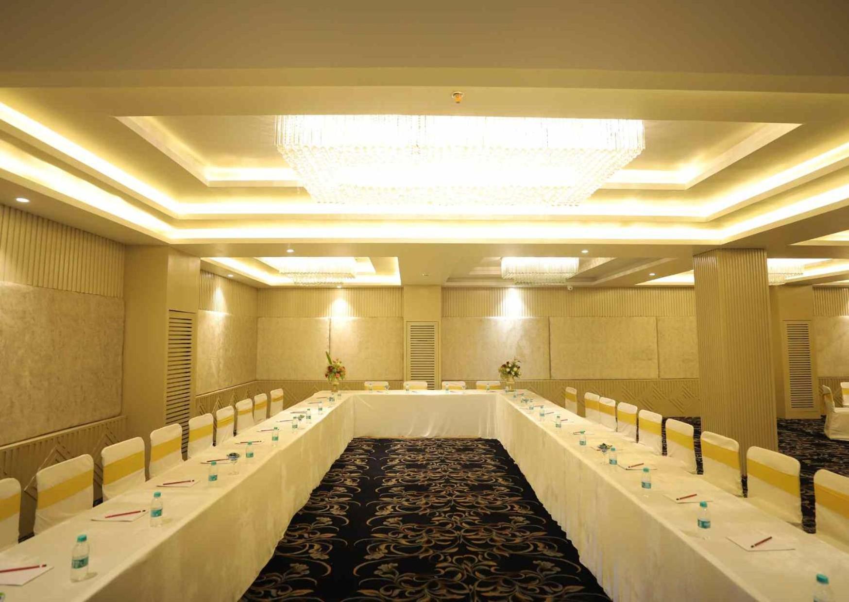 Essentia Luxury Resort & Spa Udaipur Exterior foto
